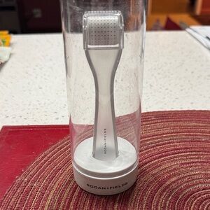 Rodan + Fields White Skincare Tool